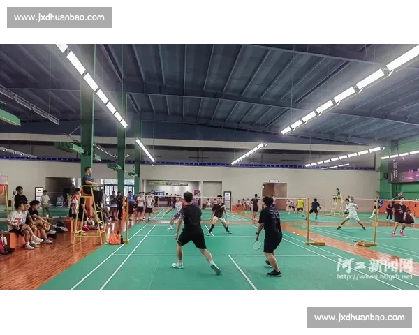 保定市清苑区举办首届 “越来越好杯” 职工羽毛球团体赛 八支队伍同场竞技展风采