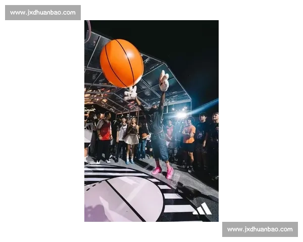 哈登广州观战点赞中国草根篮球：接地气赛事焕发无限活力