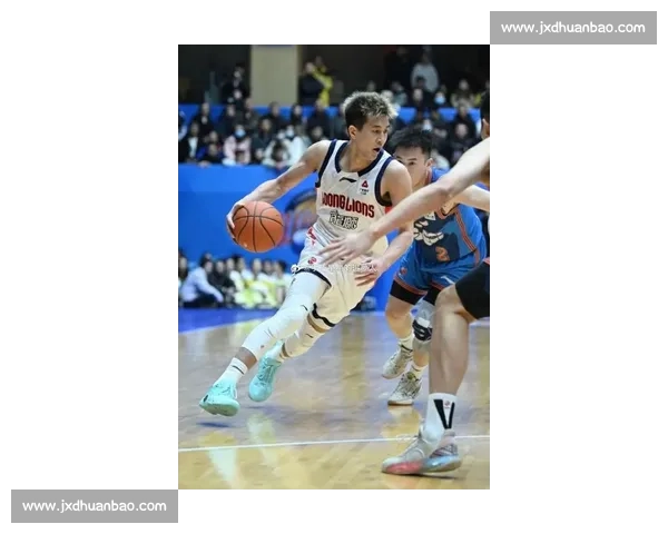 郭艾伦带领辽宁男篮再启征程追寻冠军梦想与荣耀时刻 郭艾伦带领辽宁男篮再启征程追寻冠军梦想与荣耀时刻